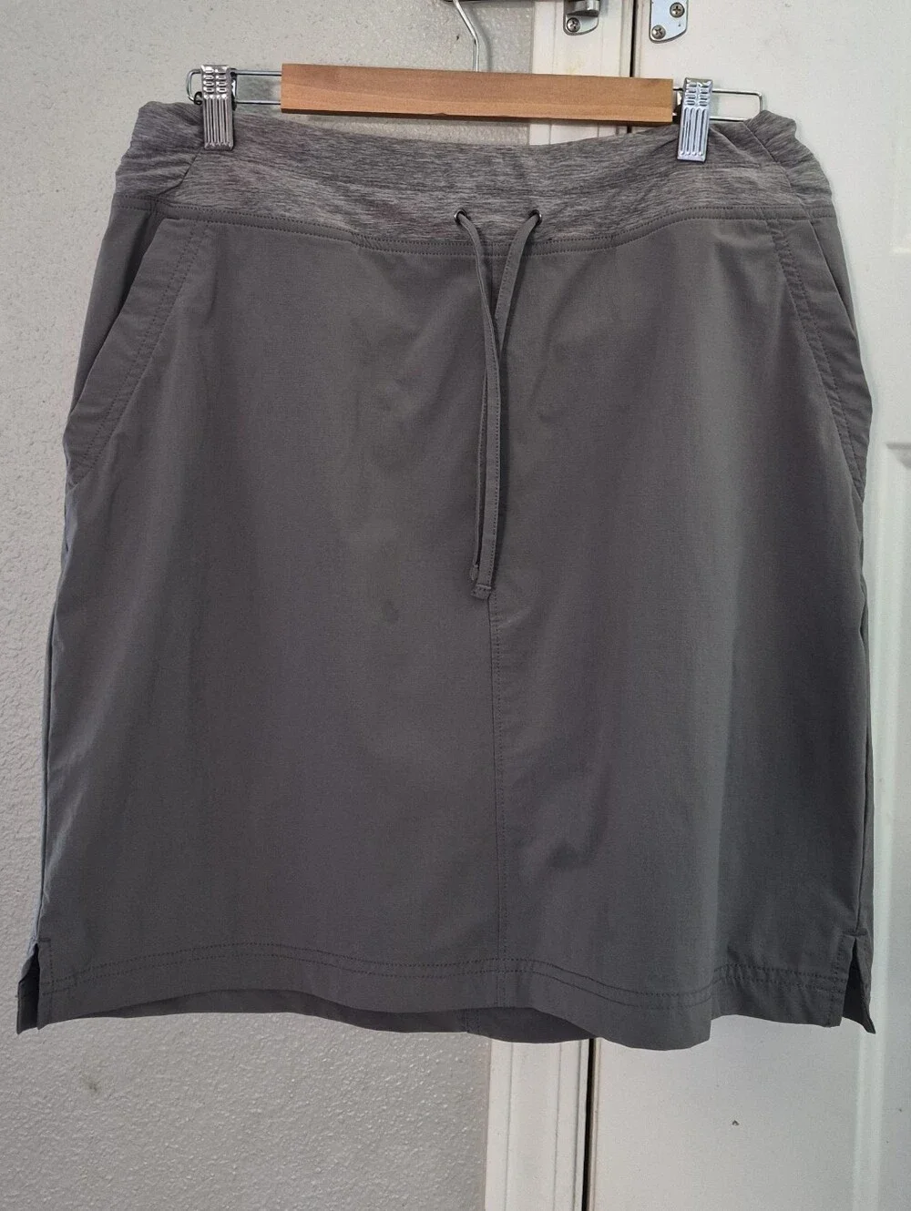 Duluth Trading AKHG Access Point Pull-On Skort dark Gray - Picture 4 of 10